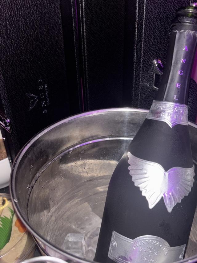 める
