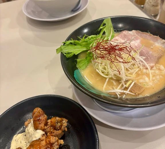 こう