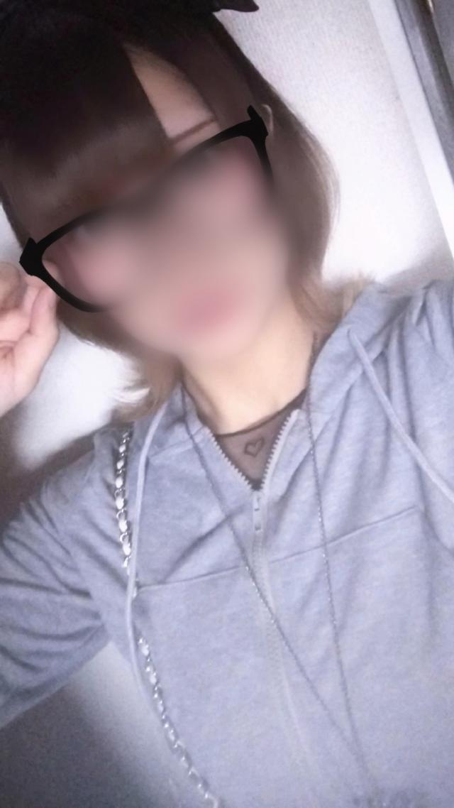 あやな