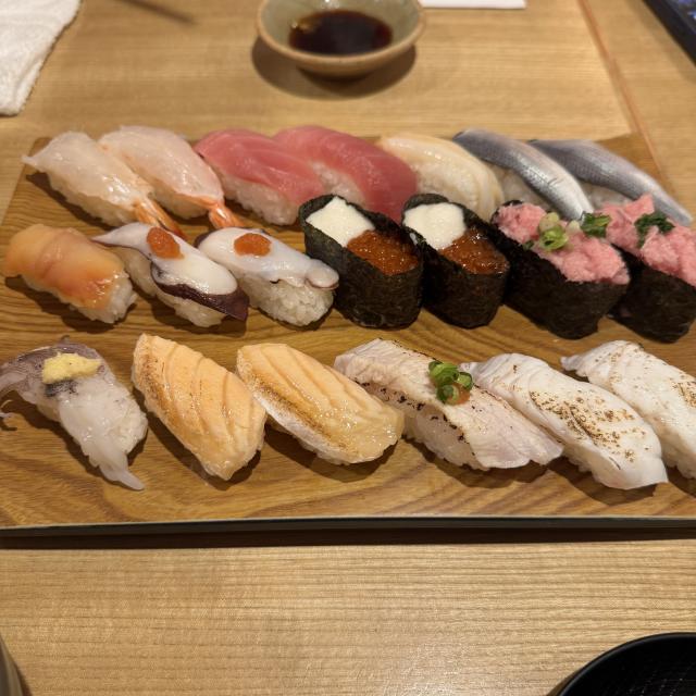 みい