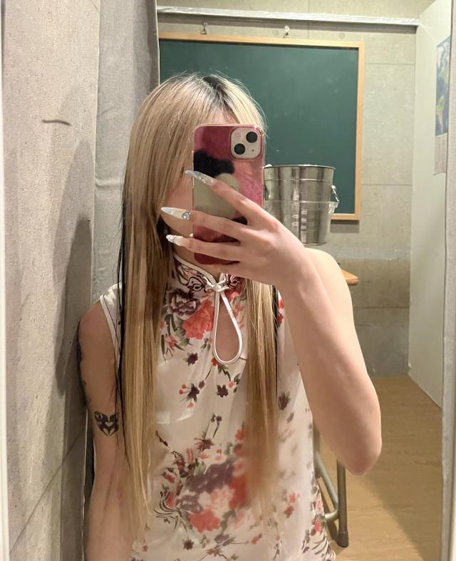 みな