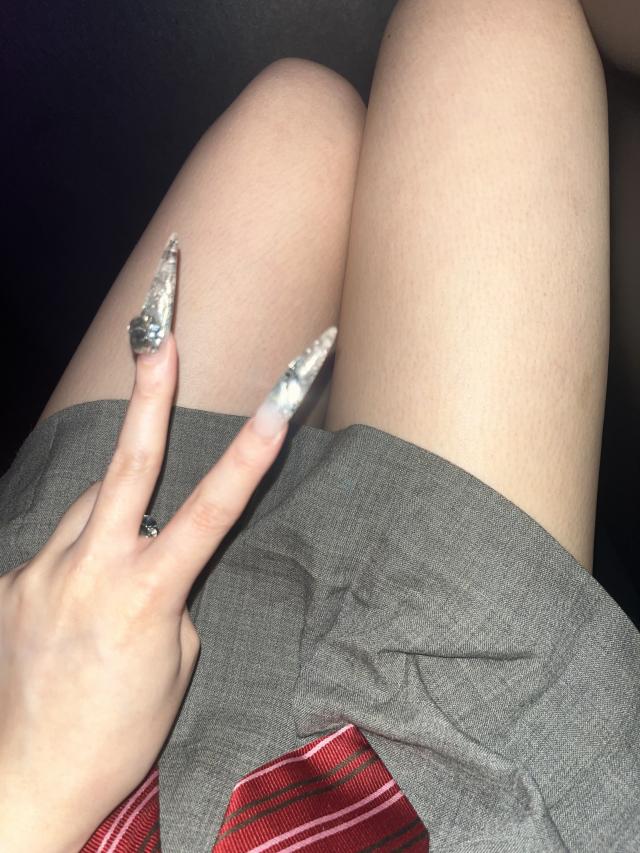 みな