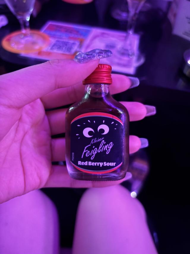 めい
