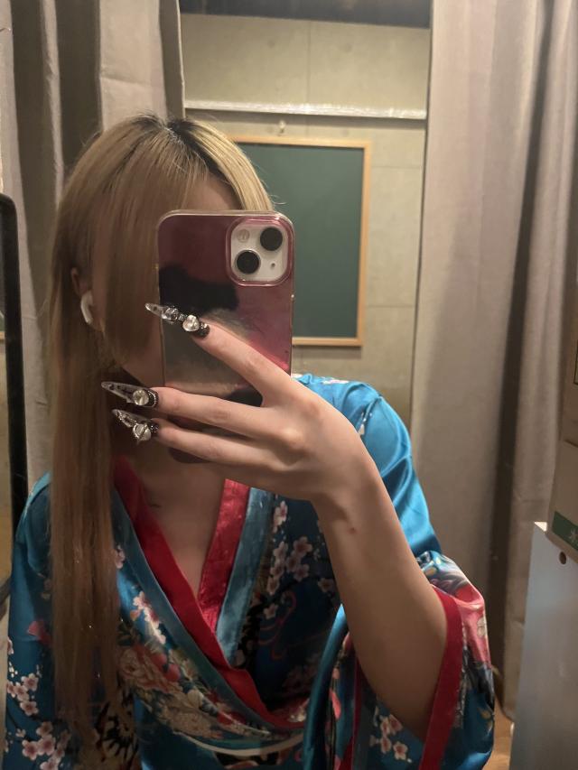 みな