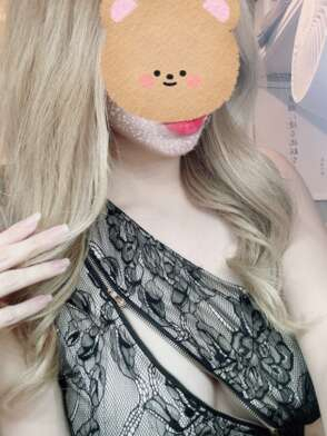りの♡AGE 20 / T.166 B.91(E) W.60 H.84